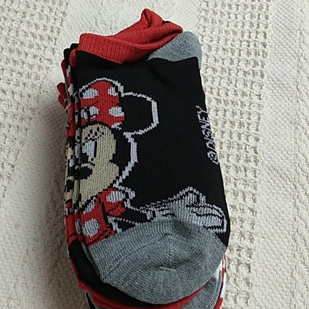 Disney Minnie Mouse 6 pairs of socks size 7 - 10 Red, Black, Gray & White